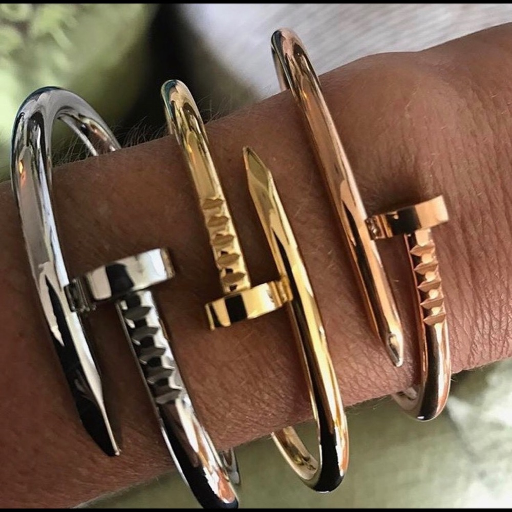 STAINLESS STEEL PLAIN NAIL HEAD BANGLE